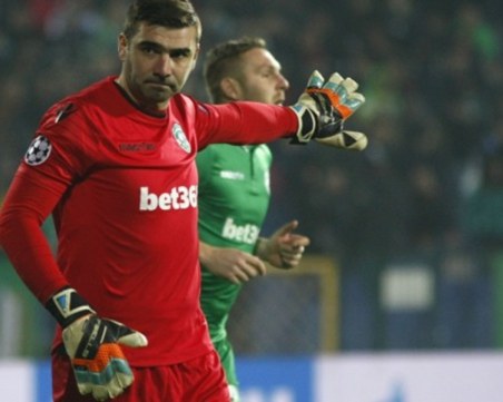 Владислав Стоянов изненадващо се завръща във футбола