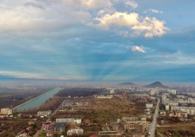 Времето над Пловдив ще продължи да се затопля и днес