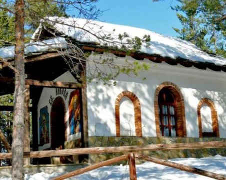 Задържаха 34-годишен апаш, ограбил каса на параклис във Велинград