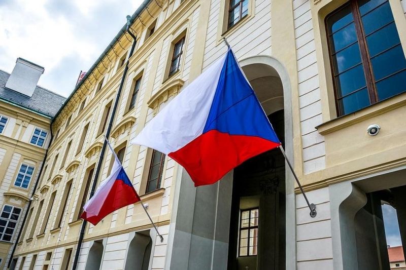 Чешкото правителство започна да отменя ограниченията, наложени в страната заради
