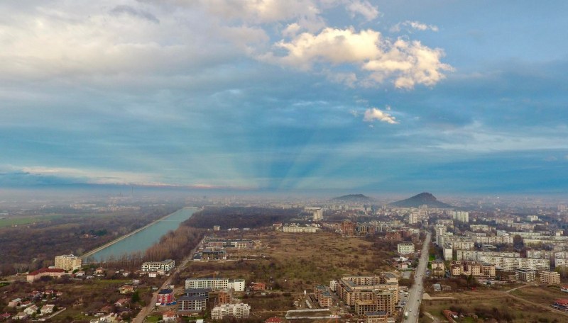Времето над Пловдив ще продължи да се затопля и днес