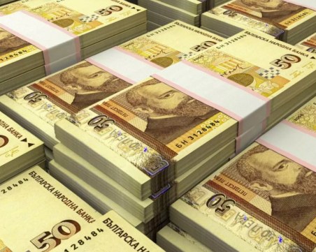 Българите теглят основно между 100 и 250 хил. лв кредит, депозитите по-скромни - от 50 до 100 хил. лв