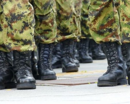 Румъния подкрепя подсилването на НАТО, Великобритания постави 1000 войници в готовност