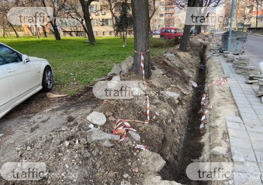 Разкопаха тротоар в кв Гагарин който само преди няколко години