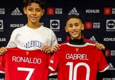 Синът на Кристиано Роналдо подписа договор с Манчестър Юнайтед 11 годишното