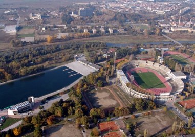 Стадион Пловдив от дълги години е може би най голямата болка