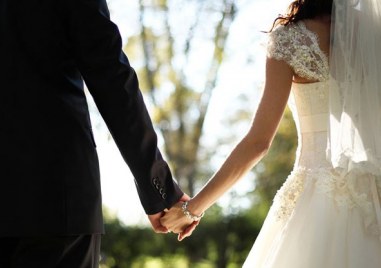 Десет двойки в Пловдив са избрали сватбеният им ден да
