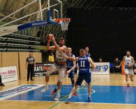 Академик загуби домакинството си на Спартак Плевен