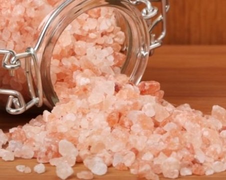 Ето защо да заменим обикновената сол с хималайска