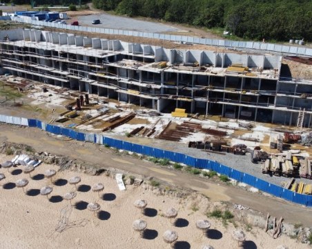 Събарят строежа на 