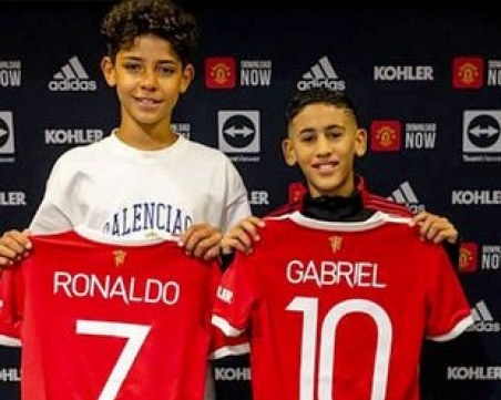 Синът на Кристиано Роналдо подписа договор с Манчестър Юнайтед