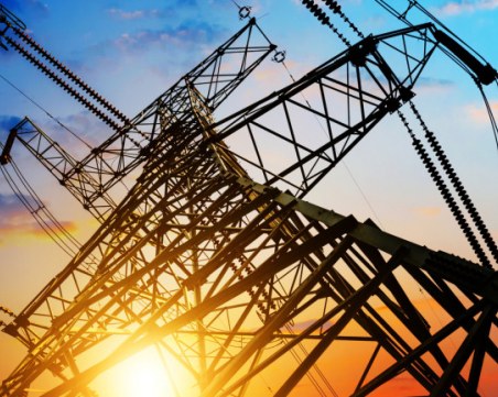 Цената на тока на едро в България се понижи със 17,8%