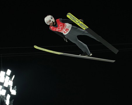 Владимир Зографски влезе във финалите на голямата шанца в Пекин