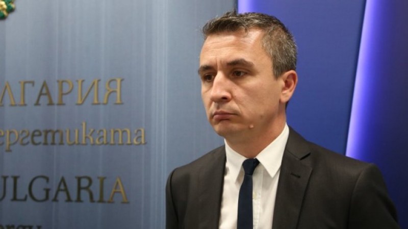 Обмислят държавата да купува ток за общини, болници и социални заведения