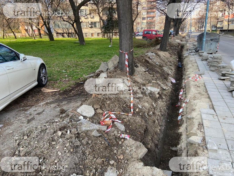 Разкопаха тротоар в кв. „Гагарин”, който само преди няколко години