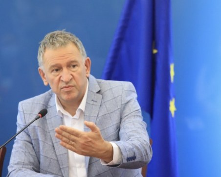 Стойчо Кацаров: До месец и в България ще бъдат премахнати ограниченията