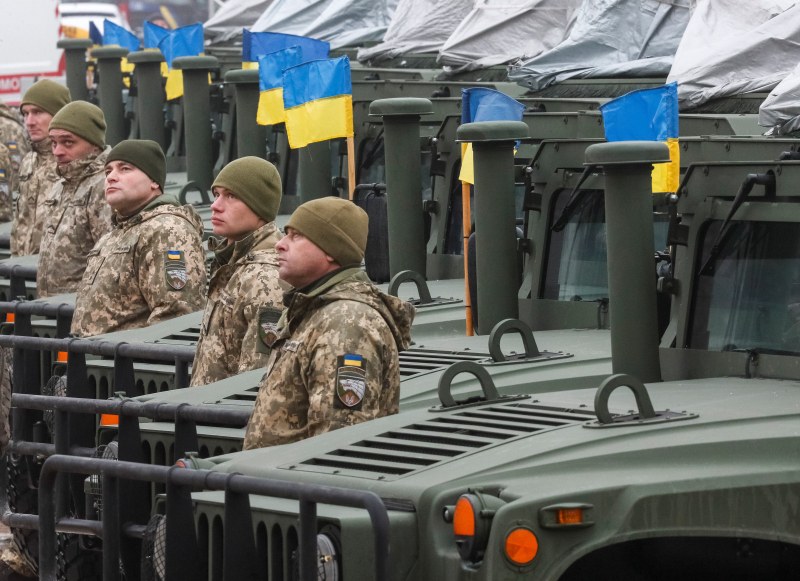 Още редица страни от Европа призоваха гражданите си да напуснат Украйна