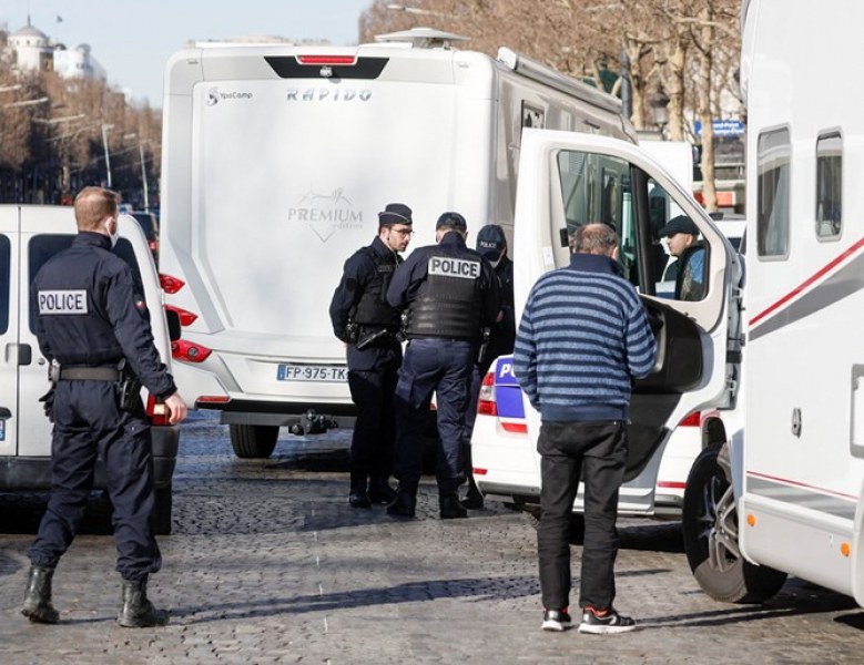 Френският конвой на свободата в протест срещу ковид рестрикциите премина