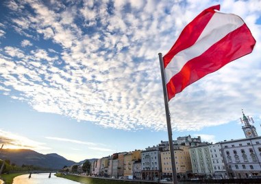 Австрия смекчава мерките за борба в Ковид Страната въведе задължителна