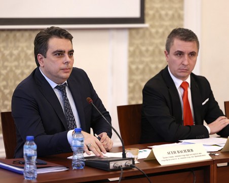 Асен Василев и Александър Николов на посещение в Белия дом