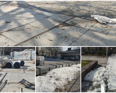 Щети след ледената пързалка: Настилката на площада се повдигна, плочите - разместени