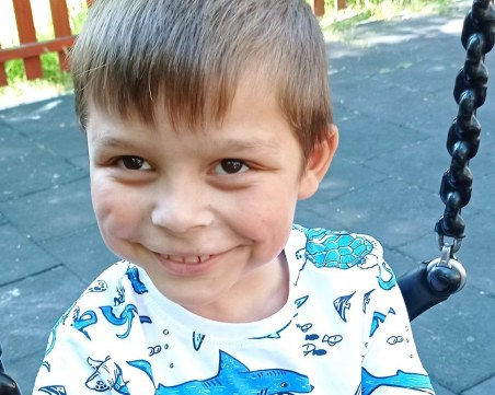 Средствата за лечението на Марти от Пловдив са наполовина събрани, остават още 13,000 евро