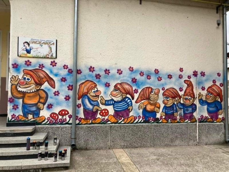 Фасадата на детска градина в Пловдивско придоби нов приказен облик