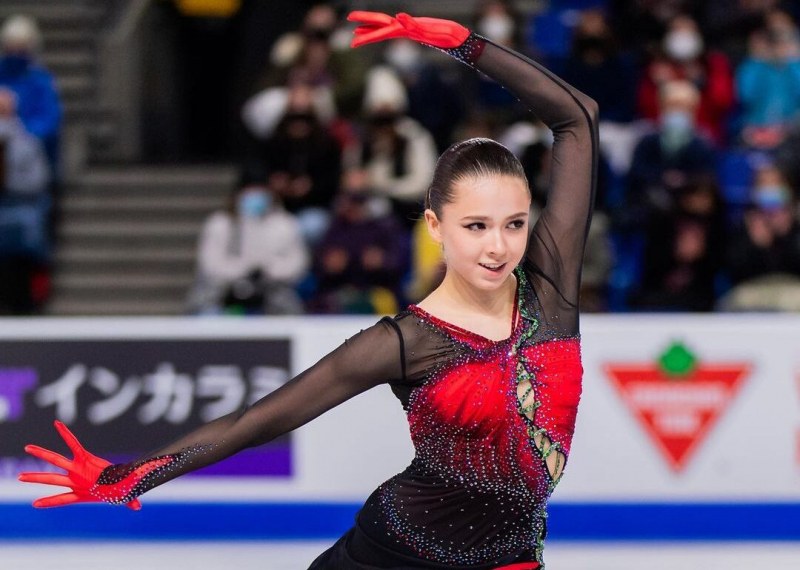 След допинг скандала: Камила Валиева продължава участието си в Олимпиадата