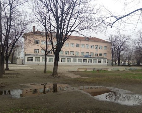 Първокласник припадна в пловдивско училище, инспектор от Пътна полиция го спаси