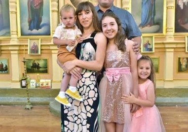 34 годишната Десислава Иванова майка на три деца се нуждае спешно