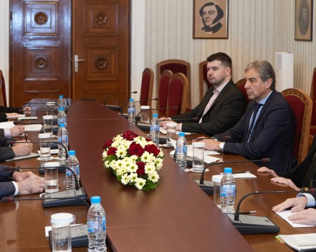 На среща при президента: Кога ще заработи системата за спешна помощ по въздух?