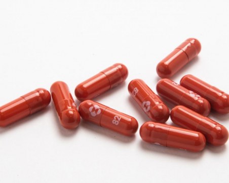 Хапчето за лечение на COVID-19 ще се дава само от личните лекари