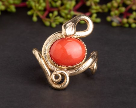 Скритите послания: Коралът гони депресията, укрепва костната система