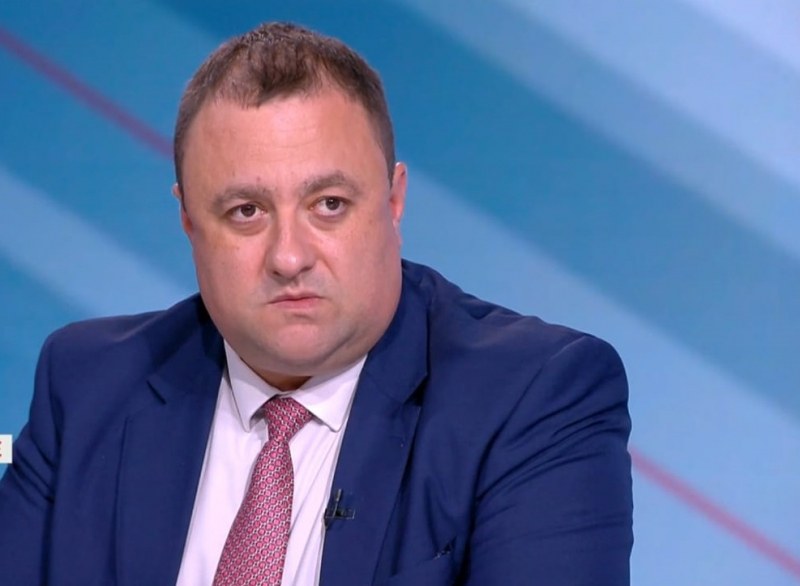 Министър Иванов: Отваряме 17 склада за дърва, ще ги продаваме на добивни цени