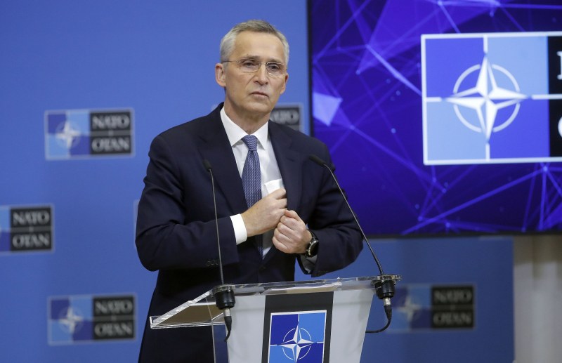 НАТО: Русия се опитва да създаде претекст за нахлуване в Украйна