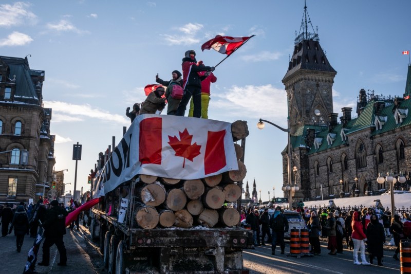 Полицията в Канада ще санкционира протестиращите в Отава