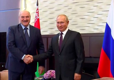 Руският президент Владимир Путин се срещна с беларуския си колега