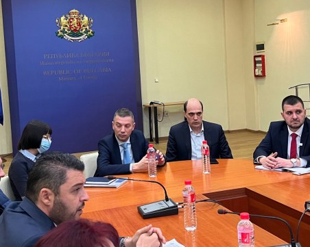 Енергийното министерство решава за кариерите в Белащиа след становище на РИОСВ