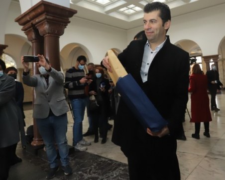 МВР с информация до ВКП за списъка с 19 лица на Кирил Петков