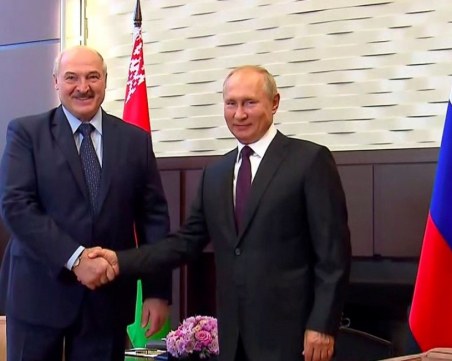 Путин се срещна с Лукашенко за да обсъдят военното сътрудничество между двете страни