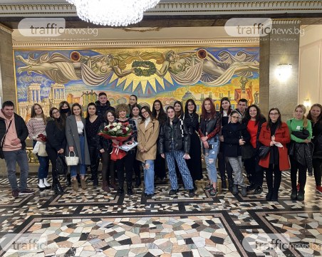 Предложение на сцената на Драматичен театър-Пловдив изненада публиката и един специален човек