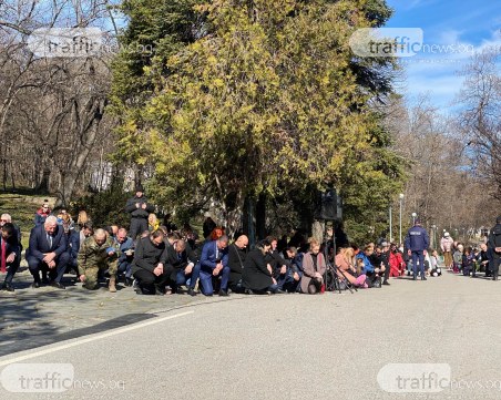 Жена припадна по време на честването на Васил Левски