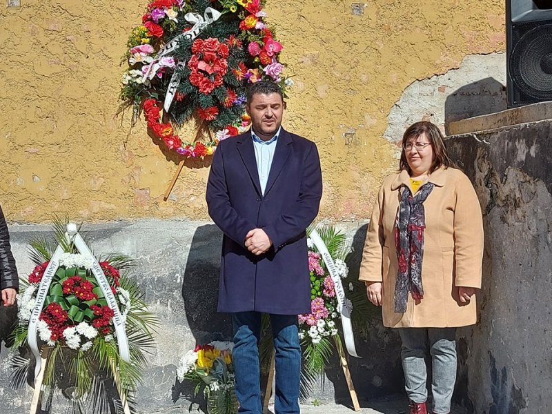 С топовен салют Община 