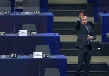 Не съм правил нацистки жест с ръка заяви българският евродепутат