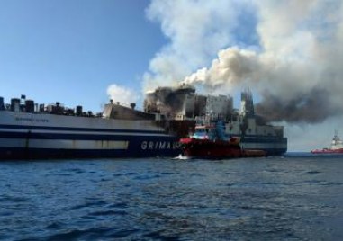 Има още един оцелял след пожара на ферибот в Йонийско