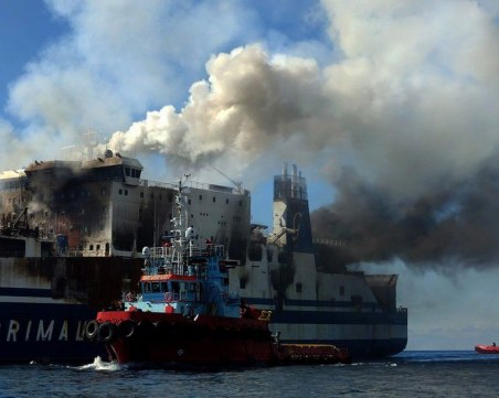 Няма настанени по гръцки хотели българи след пожара на ферибота