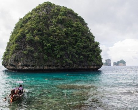 Собственик на хотел заплаши гост с иск за милиони след отрицателен отзив