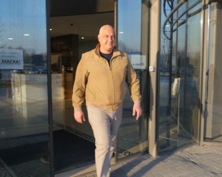 Спасените шофьори са без документи, не могат да се върнат на работа