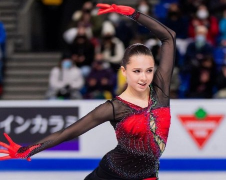 Валиева благодари на треньорите си след Олимпиадата