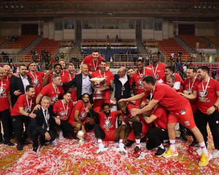 Везенков помогна на Олимпиакос да вдигне Купата на Гърция